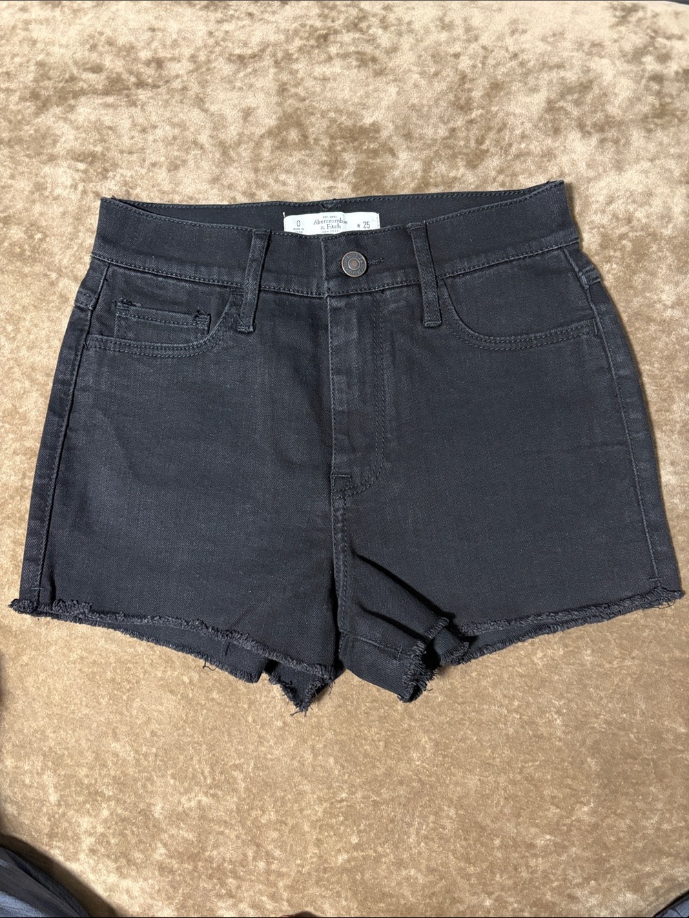 Abercrombie & Fitch women’s black denim short size 0 W25